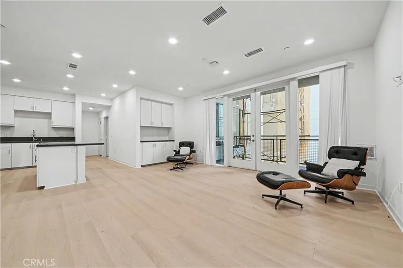 1304 Nolita