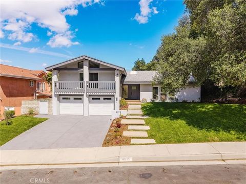 Photo of 4012 Ellenita Ave, Tarzana, CA 91356 (MLS # SR26088585)