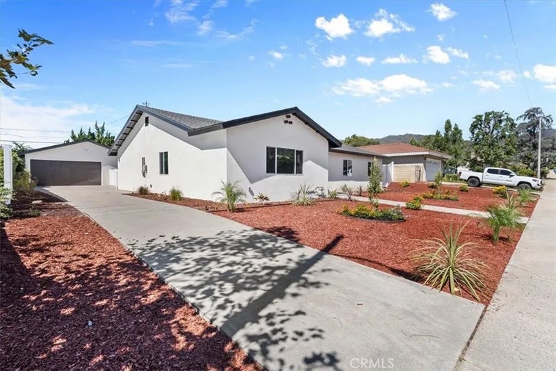 525 Fountain Springs