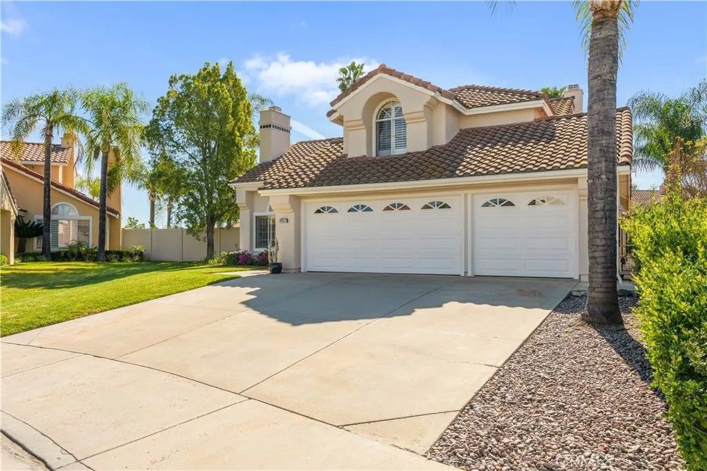 Photo of 40512 Corte De Opalo, Murrieta, CA 92562 (MLS # SW26074258)