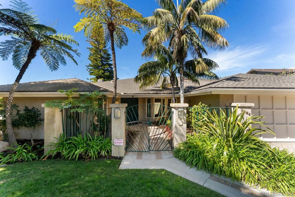 Photo of 6984 Via Estrada, La Jolla, CA 92037 (MLS # 260005691)