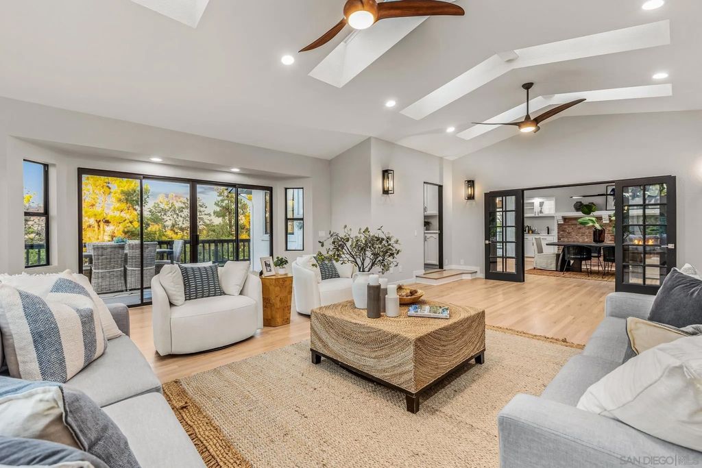 Photo of 1677 S Hill Ave, Fallbrook, CA 92028 (MLS # 250039238)