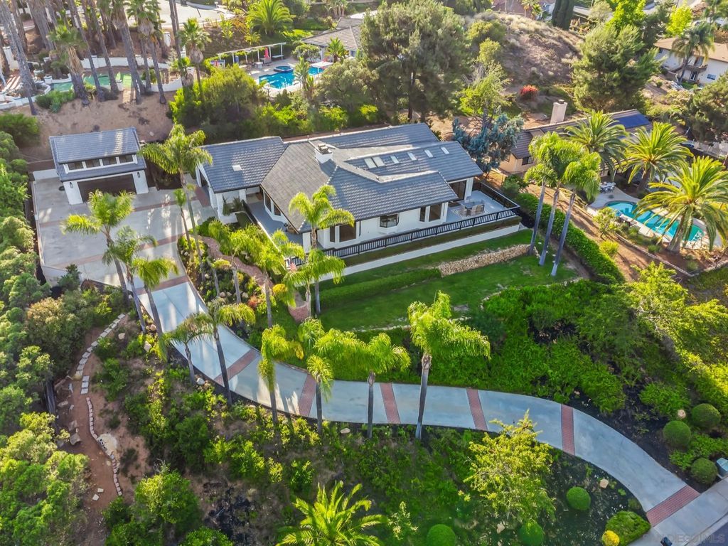 Photo of 1677 S Hill Ave, Fallbrook, CA 92028 (MLS # 250039238)