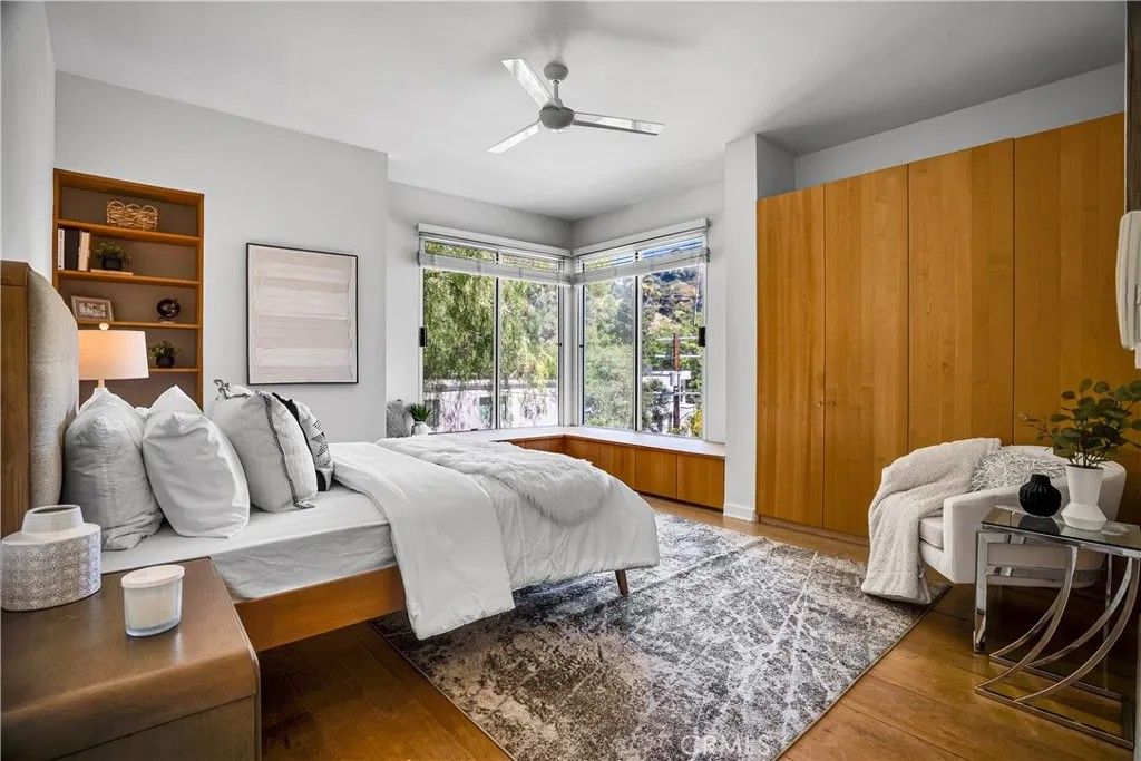 Photo of 8738 Wonderland Avenue, Los Angeles, CA 90046 (MLS # SR26082143)