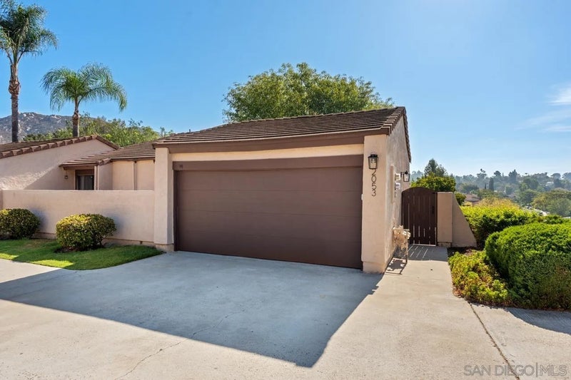 2053 Golden Circle Dr