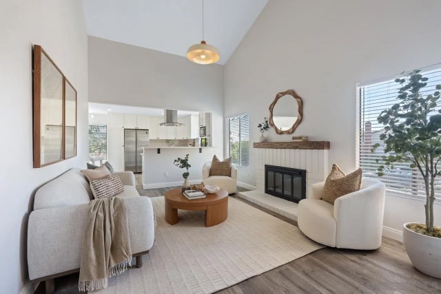 2053 Golden Circle Dr, Escondido
