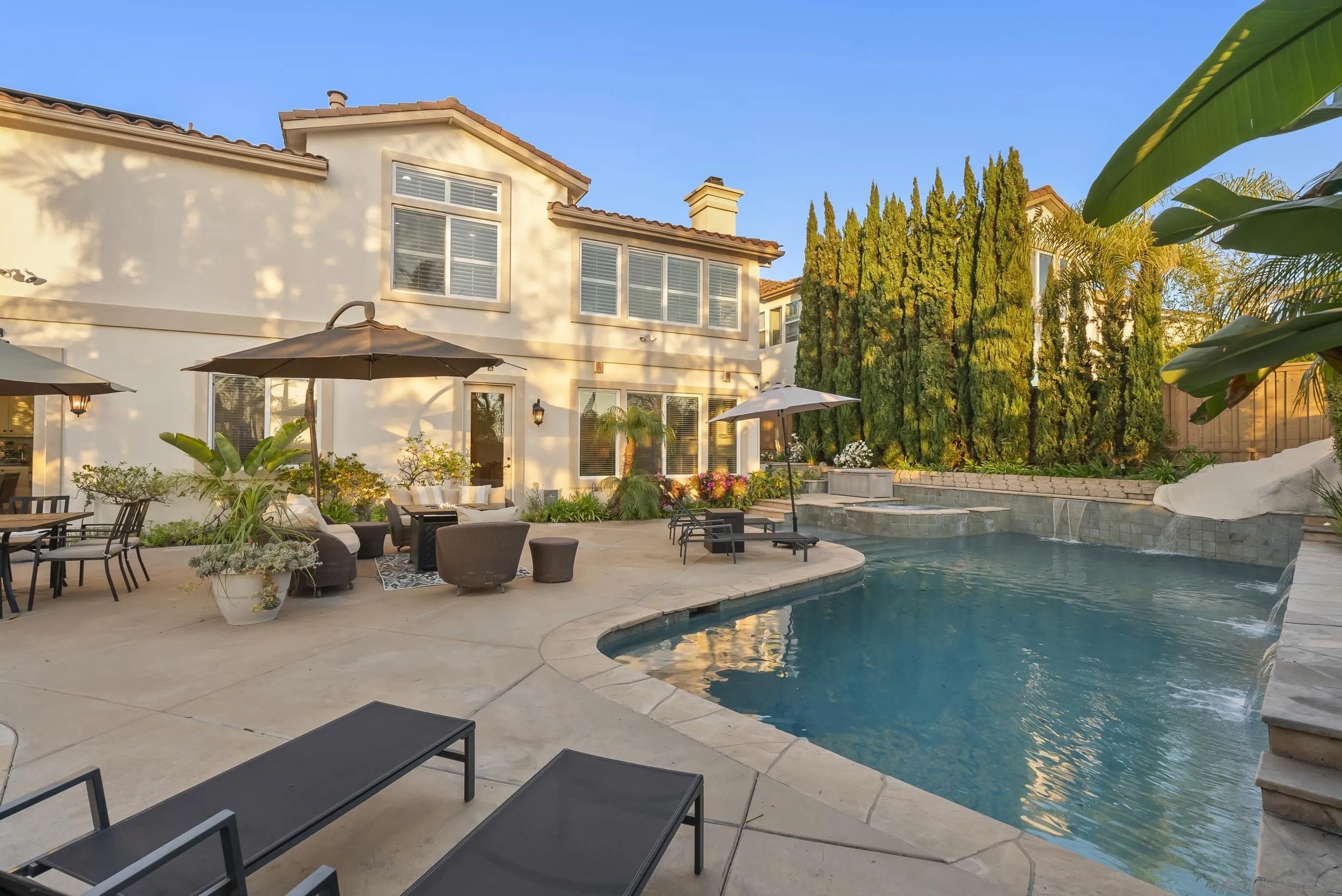 5255 Greenwillow Ln