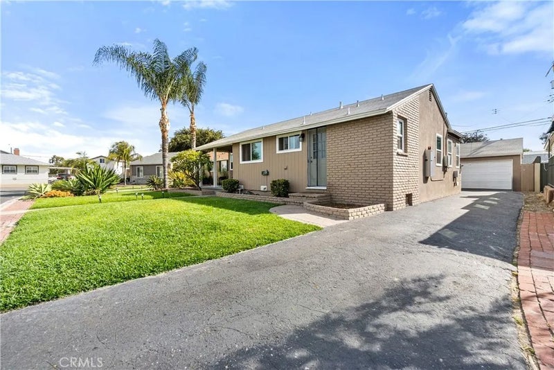 8030 Blandwood