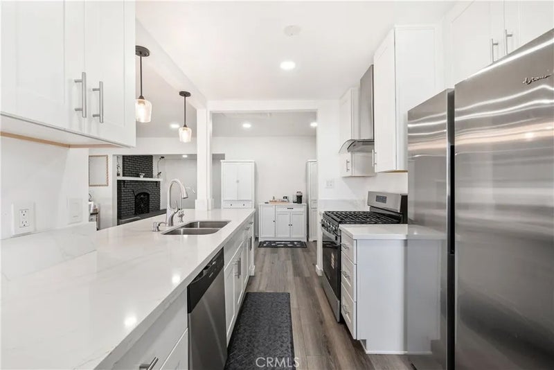 8030 Blandwood