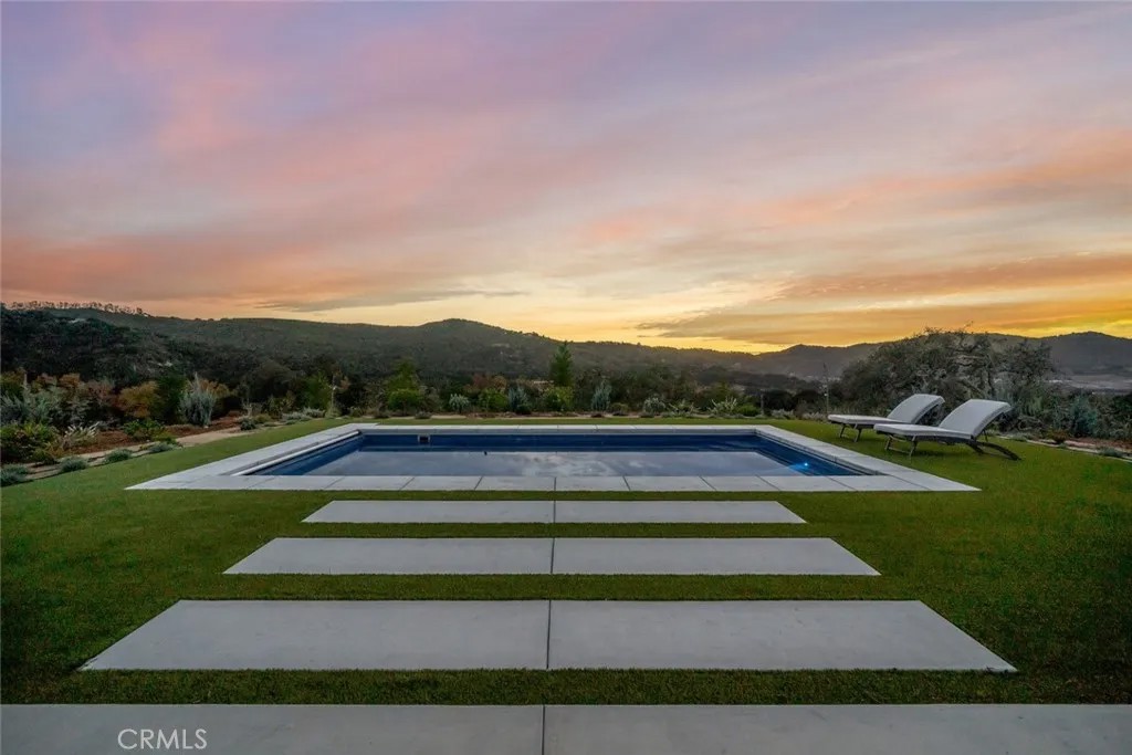 6550 Squire Knoll Road