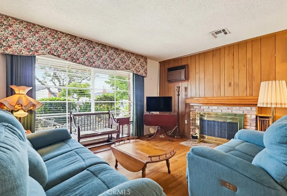 1509 W Santa Cruz
