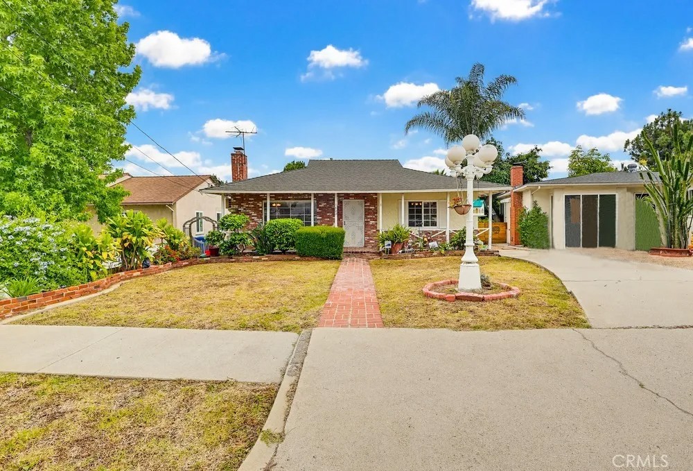 1509 W Santa Cruz