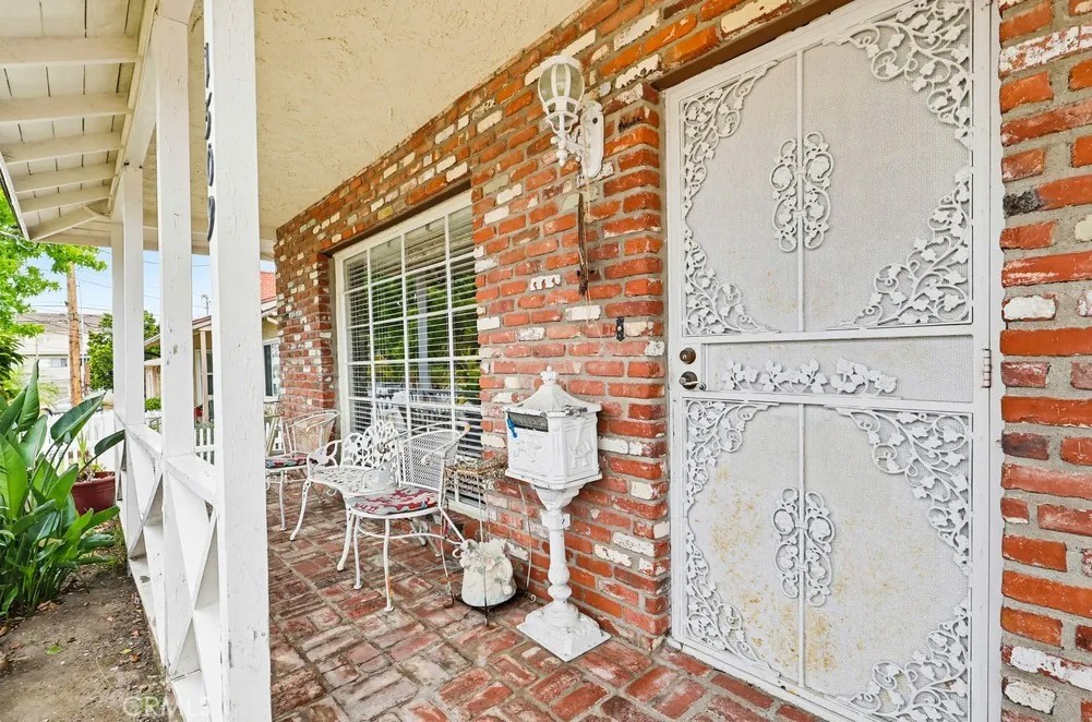 1509 W Santa Cruz