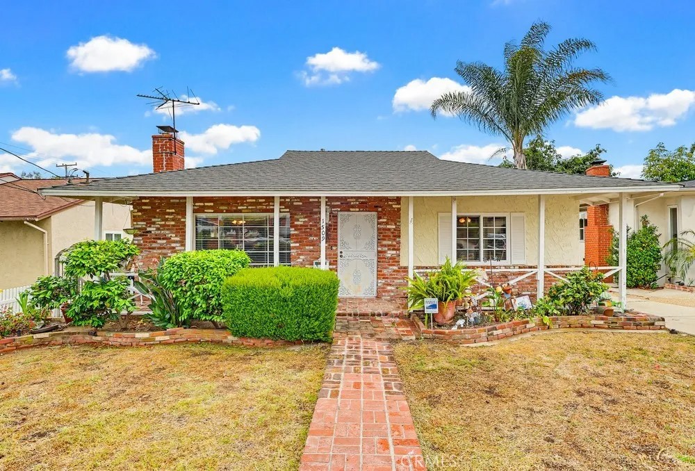 1509 W Santa Cruz