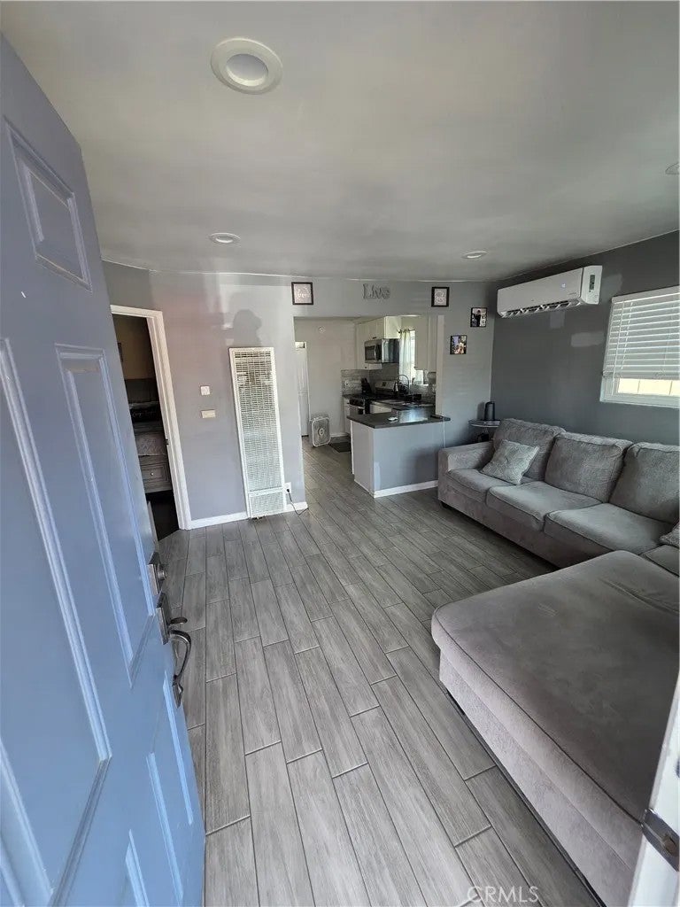 935 S Main