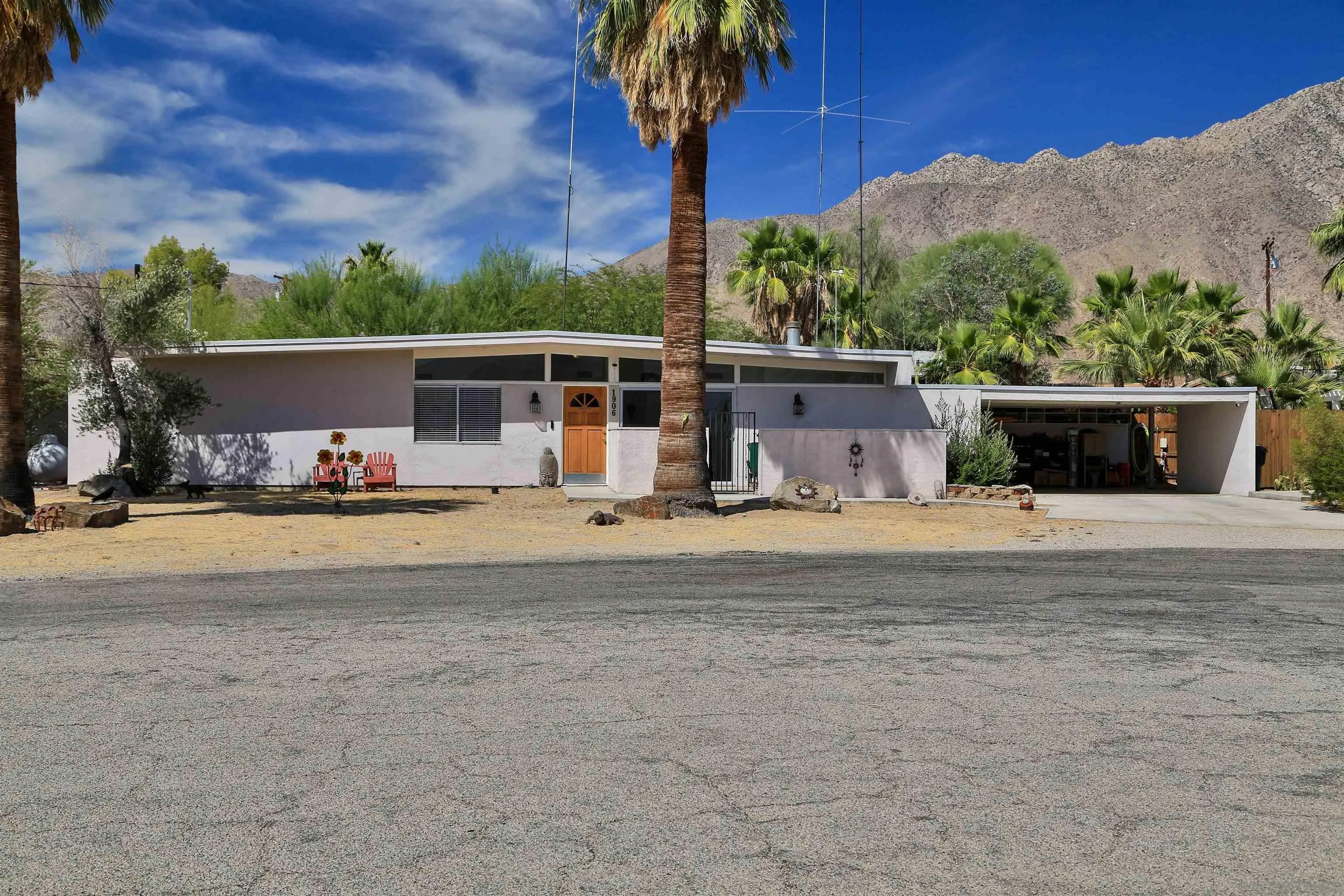 1906 Trebuchet Dr