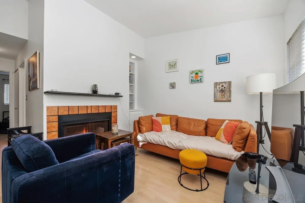 1435 Essex 7