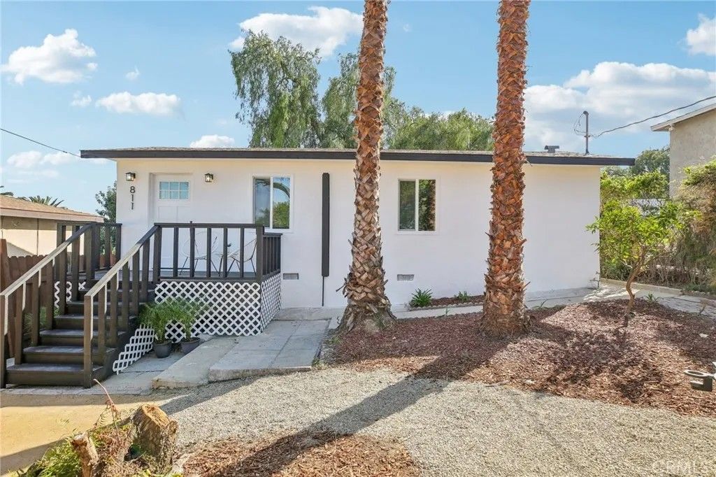 Photo of 811 W Oliver Street, San Pedro, CA 90731 (MLS # AR25271743)