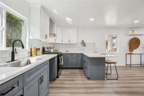 Tiny photo for 811 W Oliver Street, San Pedro, CA 90731 (MLS # AR25271743)