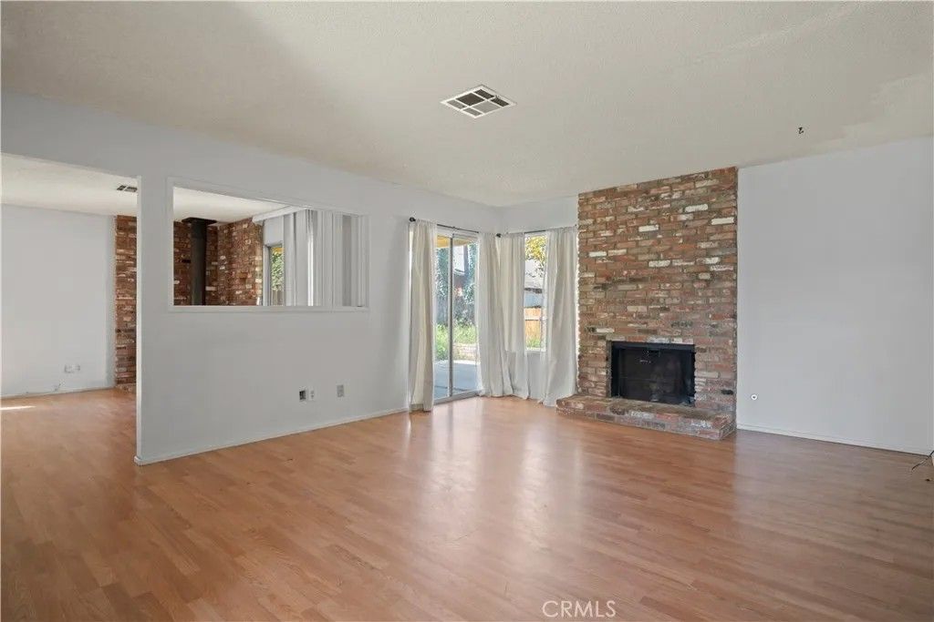 Photo of 1226 Lucerne Dr, Hemet, CA 92543 (MLS # CV26045630)