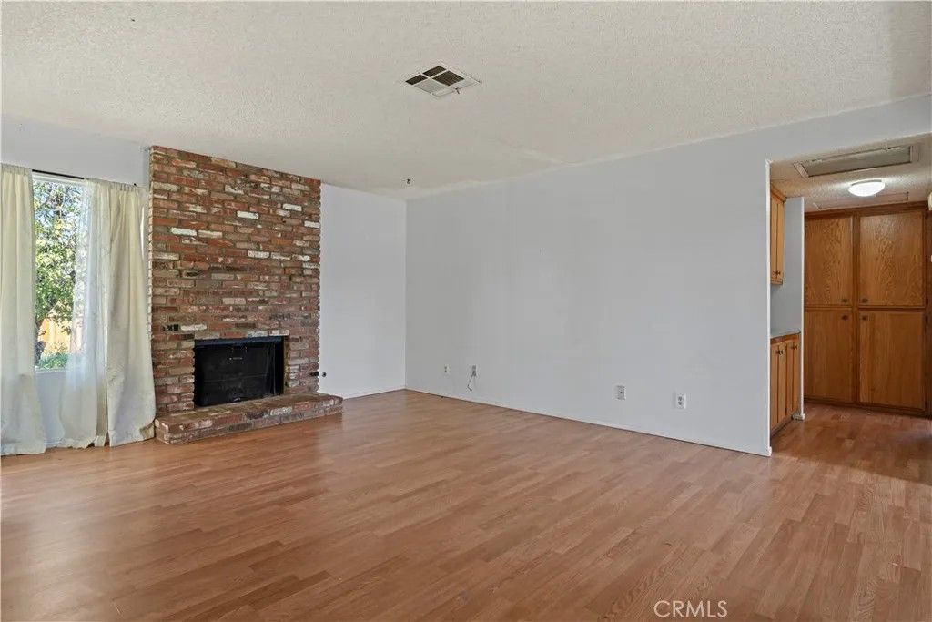 Photo of 1226 Lucerne Dr, Hemet, CA 92543 (MLS # CV26045630)