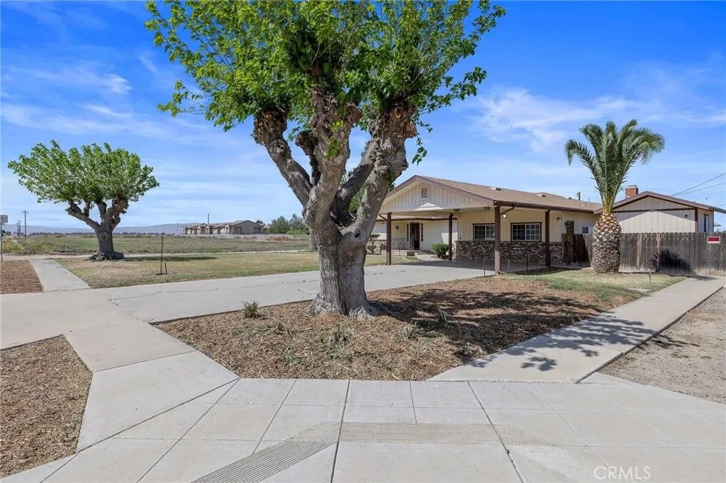 Photo of 16808 W Palmer Avenue, Huron, CA 93234 (MLS # FR26069150)