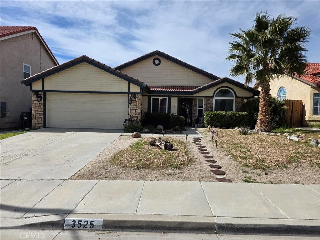 Photo of 3525 Fernwood St, Rosamond, CA 93560 (MLS # SR26035007)