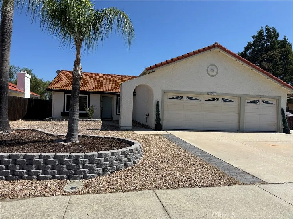 Photo of 25251 Ridgeplume DR, Murrieta, CA 92563 (MLS # SW26203524)