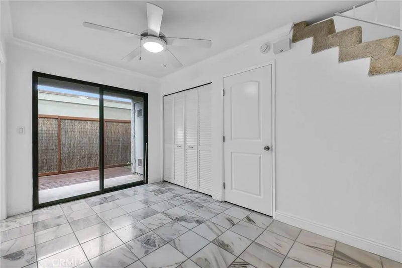 229 W Wilson Street 10