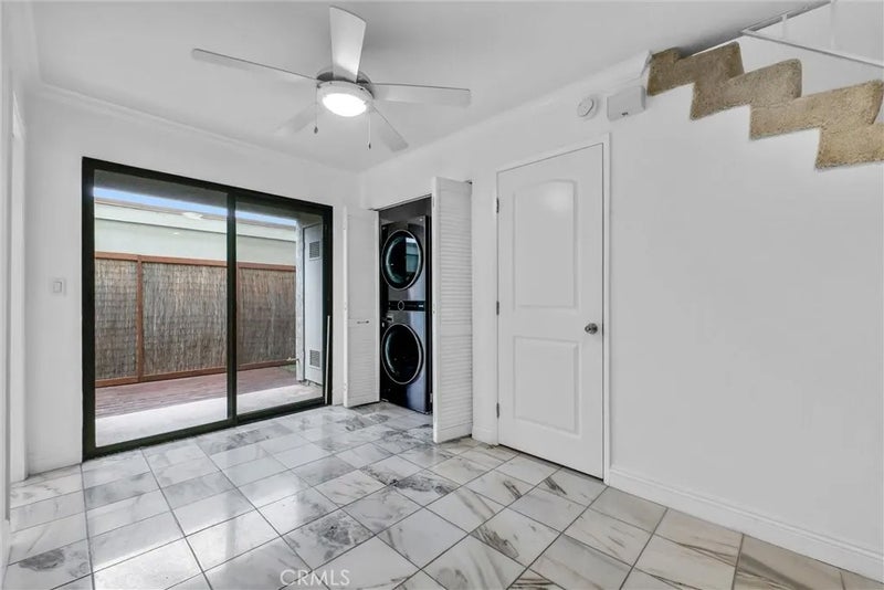 229 W Wilson Street 10