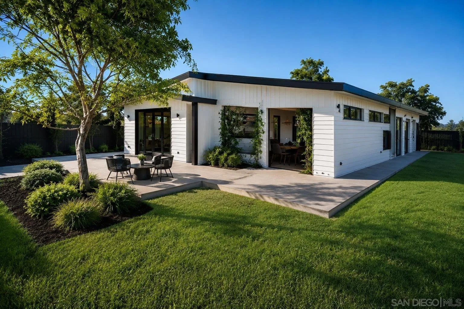36 W Altadena Dr.