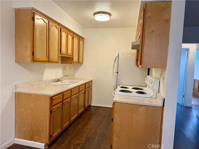 335 Cedar 212
