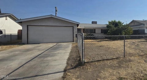 Photo of 423 Helen Way, Bakersfield, CA 93307 (MLS # V1-38089)