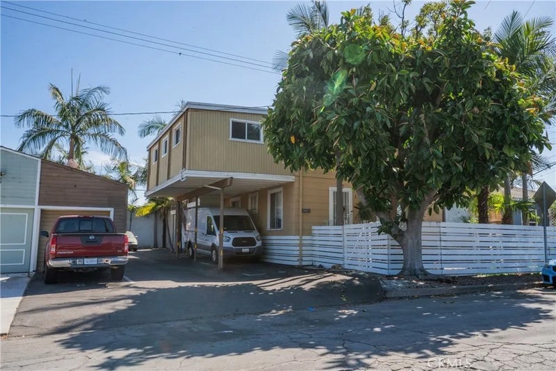 3622 E 11th