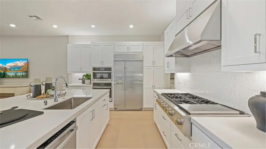 1185 Snowberry Place