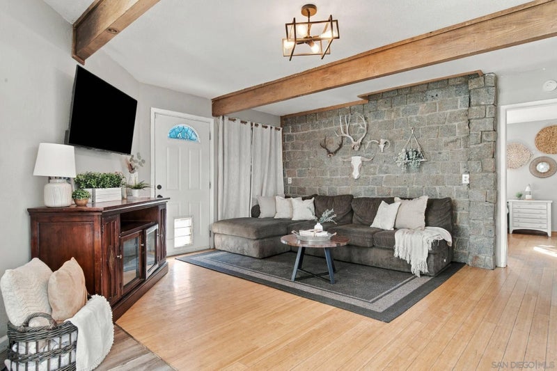 1492 Viejas Creek Trail