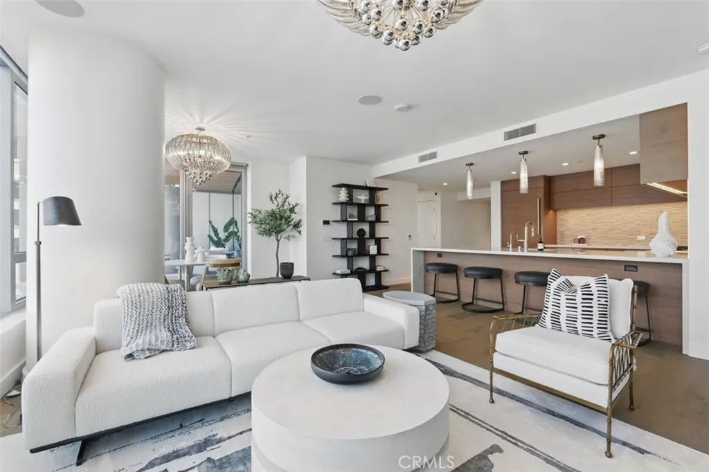 888 W E Street 505
