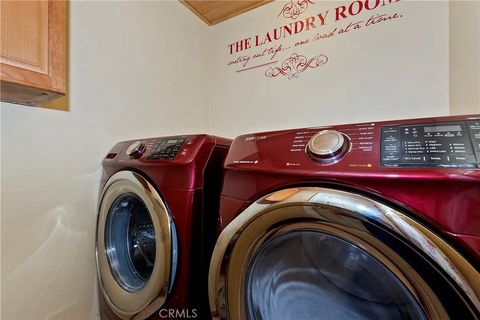 Tiny photo for 43035 Encino Road, Big Bear Lake, CA 92315 (MLS # IG25250107)