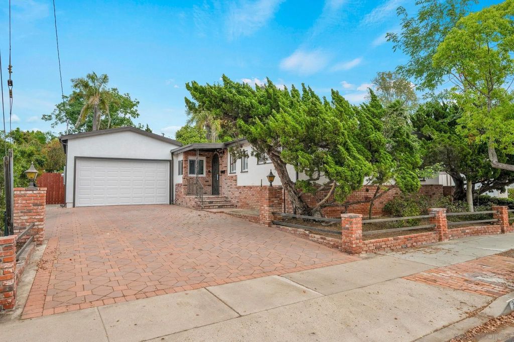 Photo of 4023 Gros Ventre Ave, San Diego, CA 92117 (MLS # 260007836)