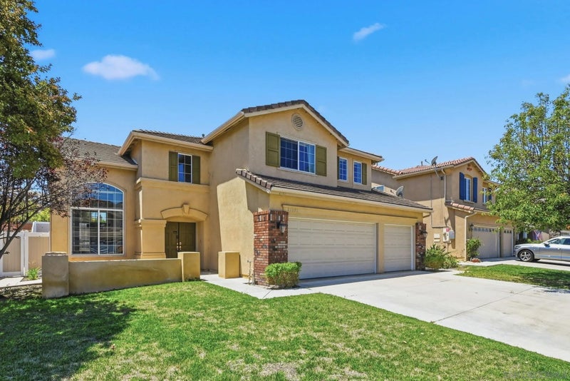 25331 Chesterfield Ln