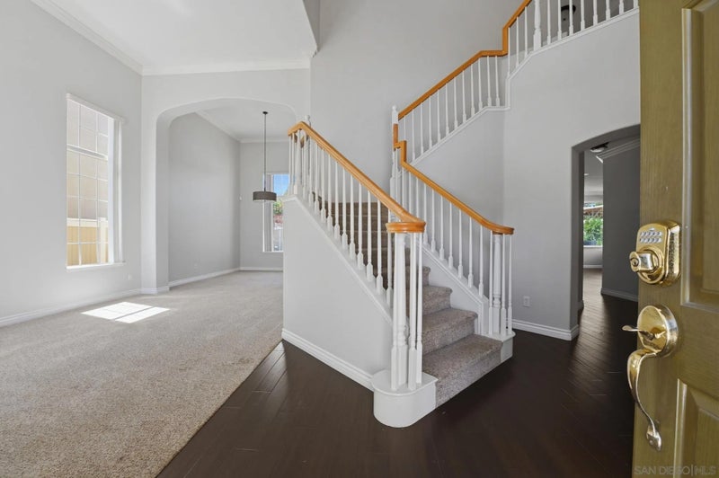 25331 Chesterfield Ln