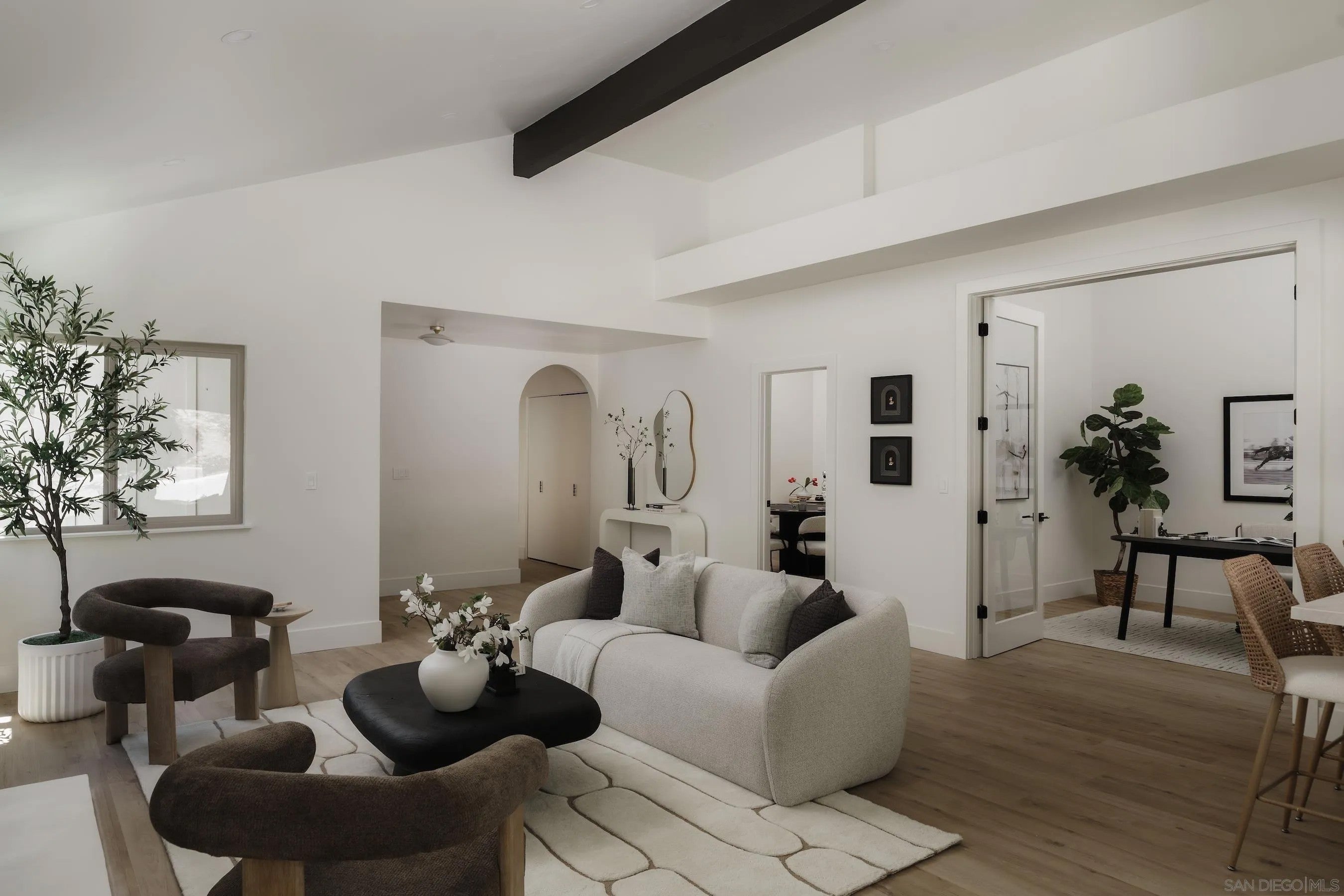 1642 Via Barlovento
