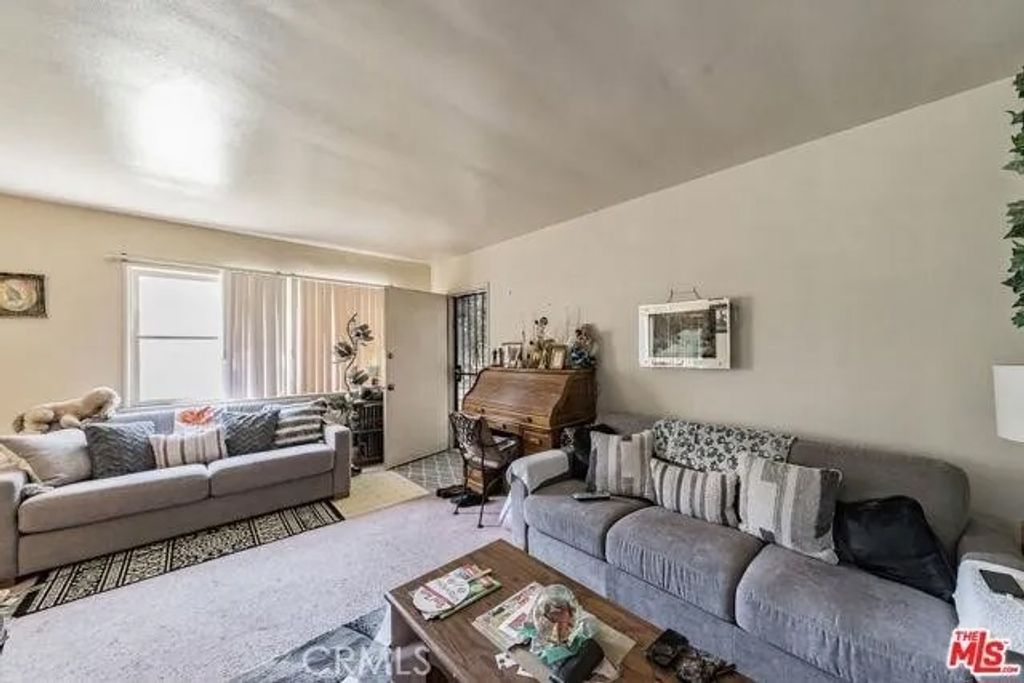 Photo of 241 E Washington Blvd #2, Pasadena, CA 91104 (MLS # SR26027778)