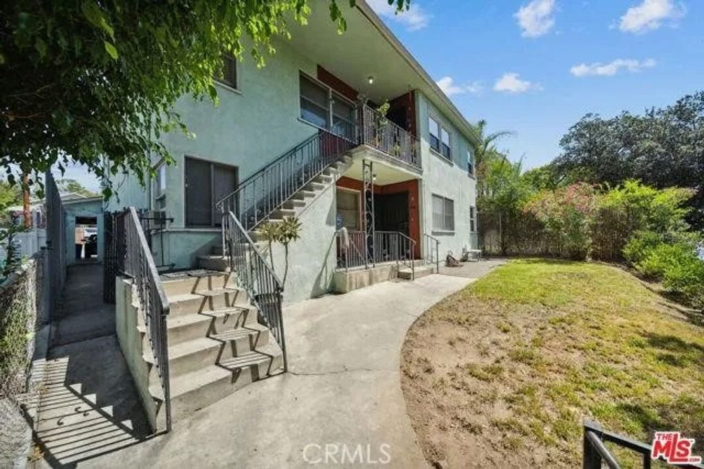 Photo of 241 E Washington Blvd #2, Pasadena, CA 91104 (MLS # SR26027778)