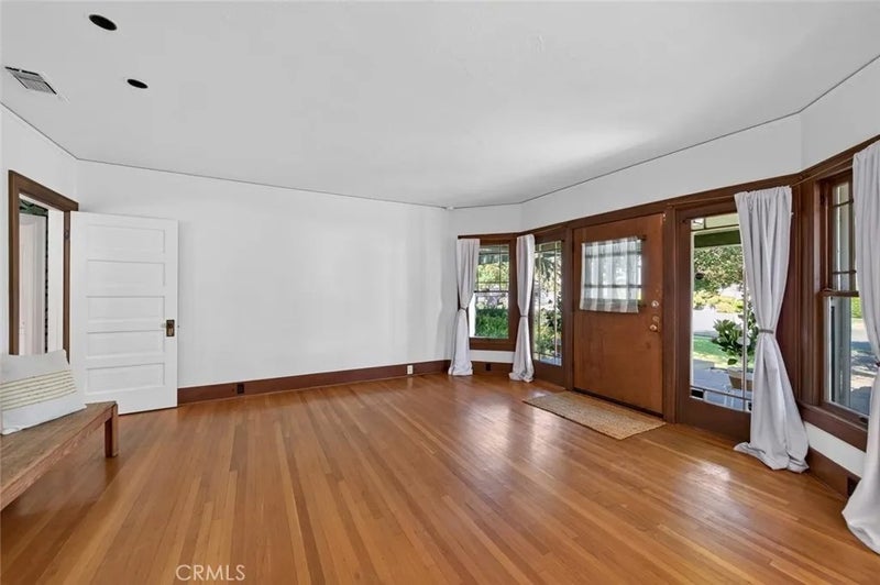 1235 N Arthur