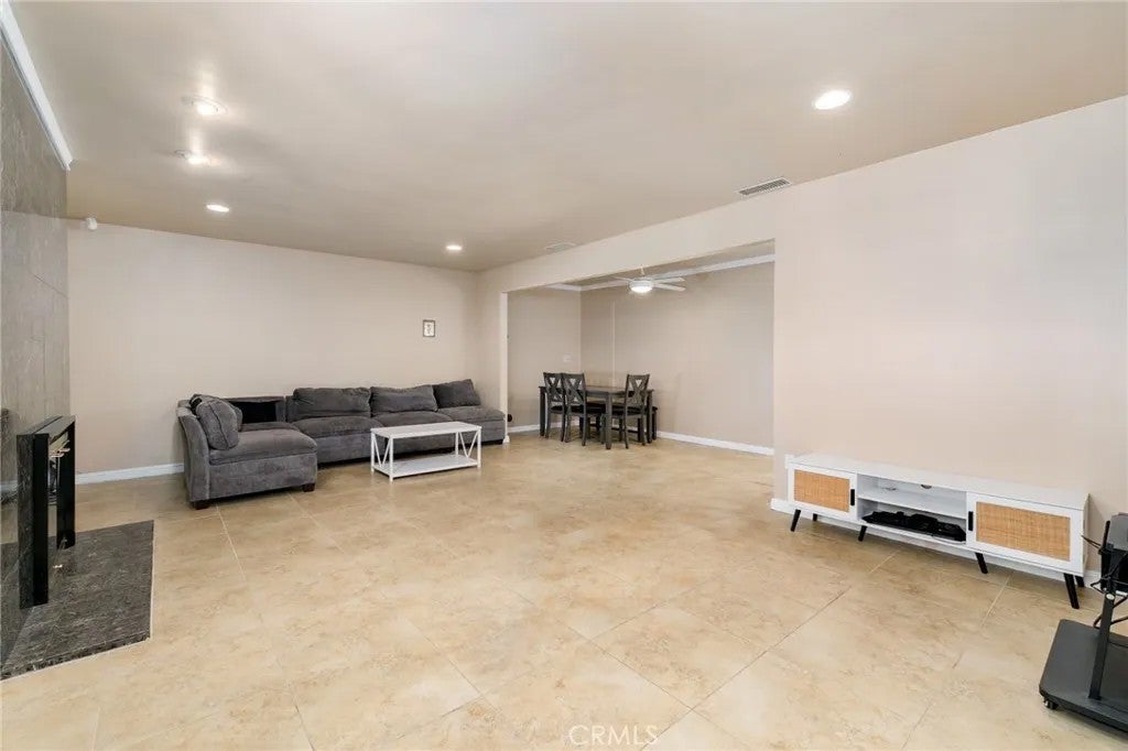 530 W C St