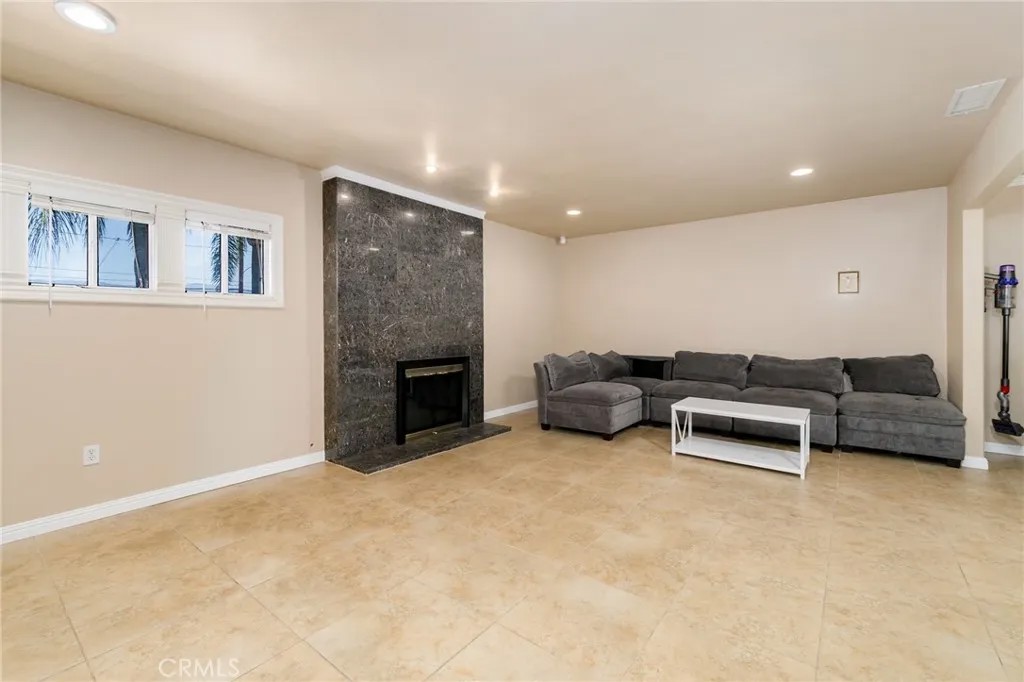 530 W C St