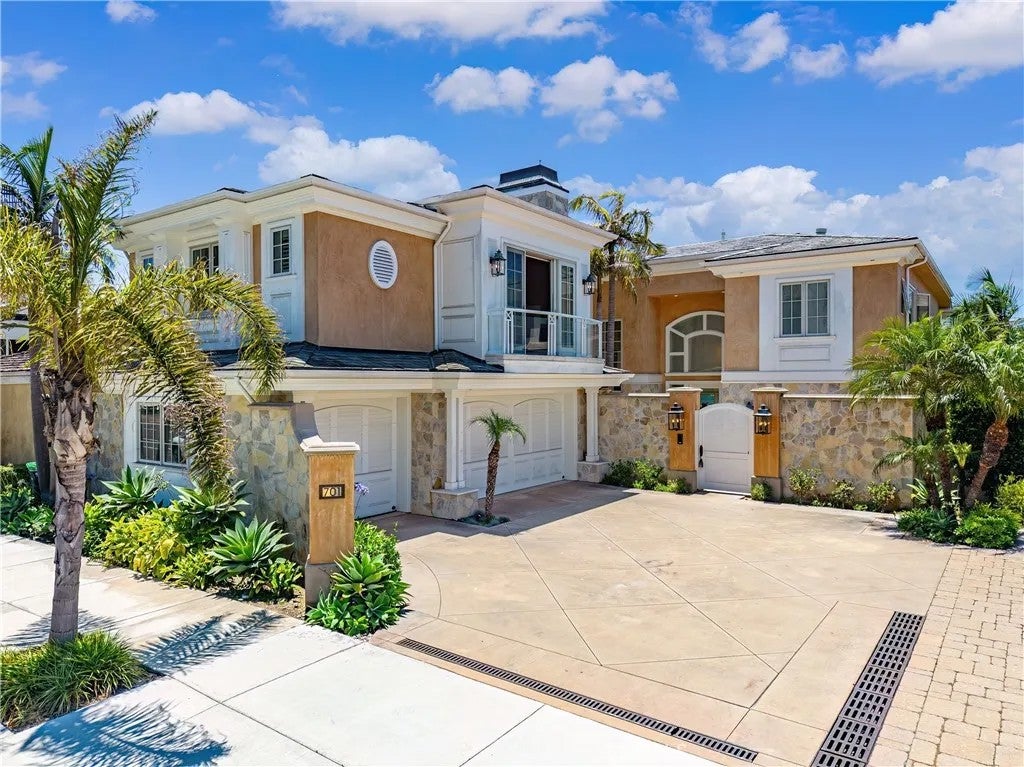 701 Bayside Drive