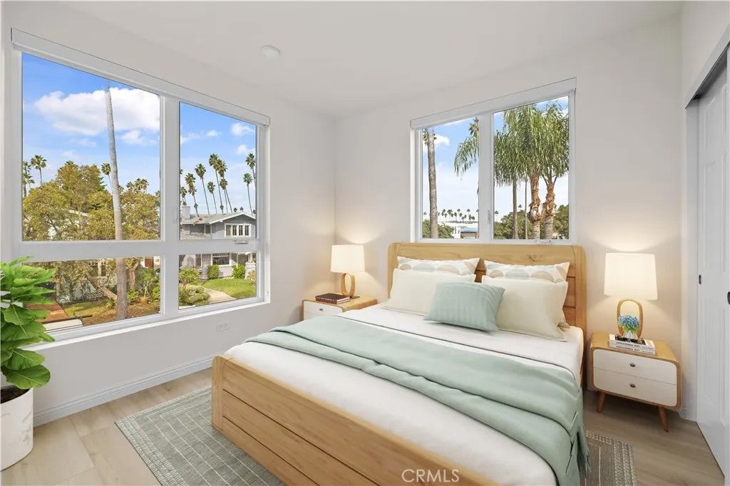 Photo of 1818 S Norton Avenue #304, Los Angeles, CA 90018 (MLS # AR25160110)