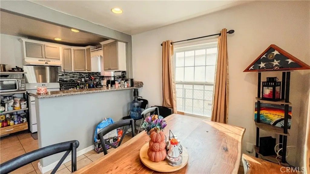 Photo of 672 E 112th St, Los Angeles, CA 90059 (MLS # OC25246747)